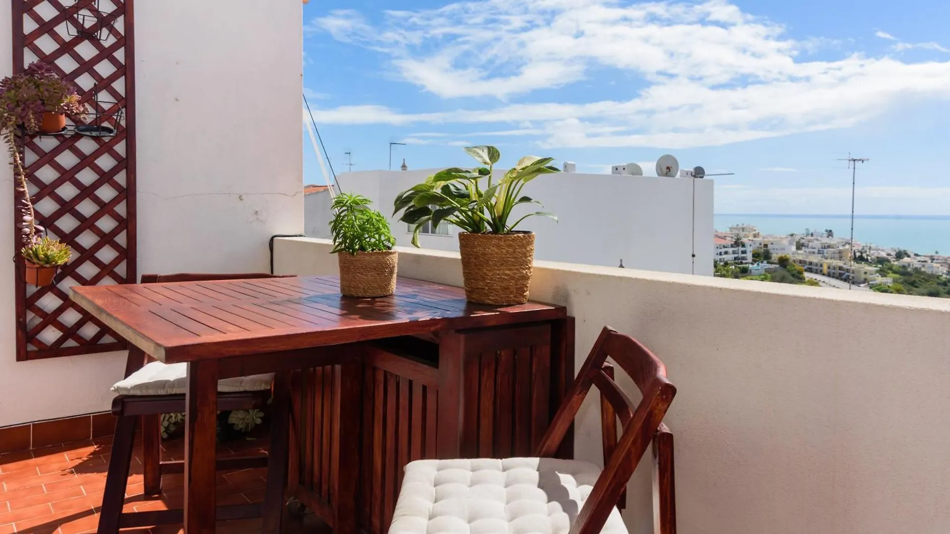 Hillside Studio With Sea View & Fibre Internet Albufeira